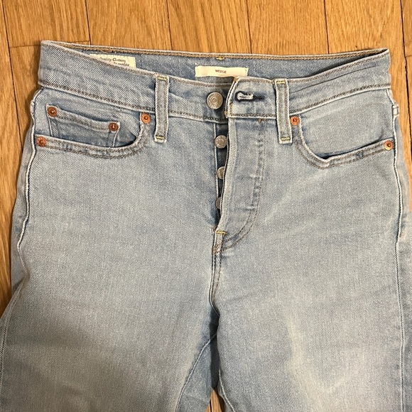 Levi's Wedgie High Rise Stretch Jean - Size 25 - Picture 5 of 8